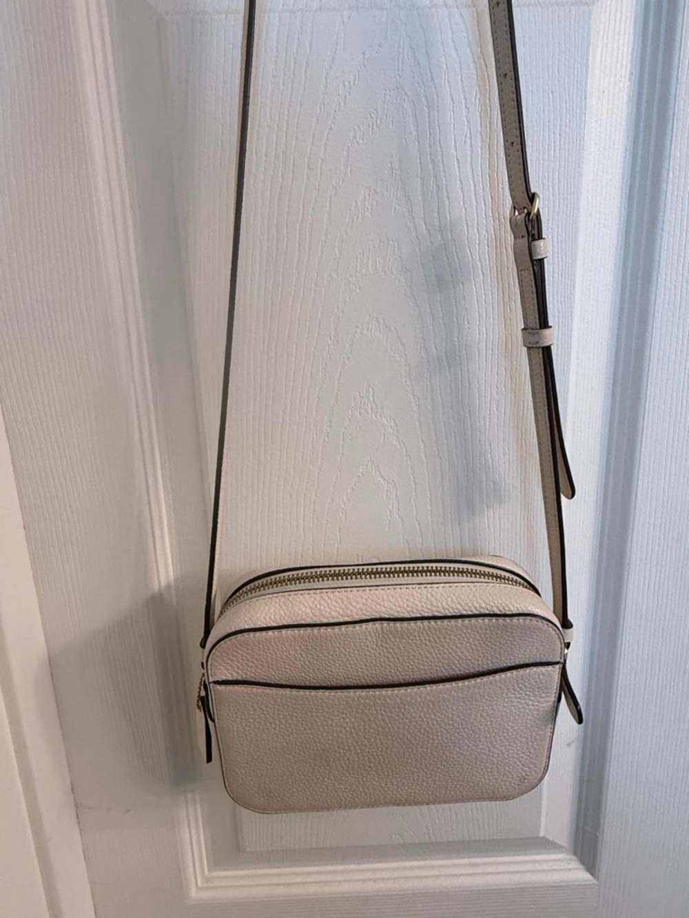 Coach Pebbled Leather Crossbody Bag in Off White with Gold Hardware - Picture 2 of 4